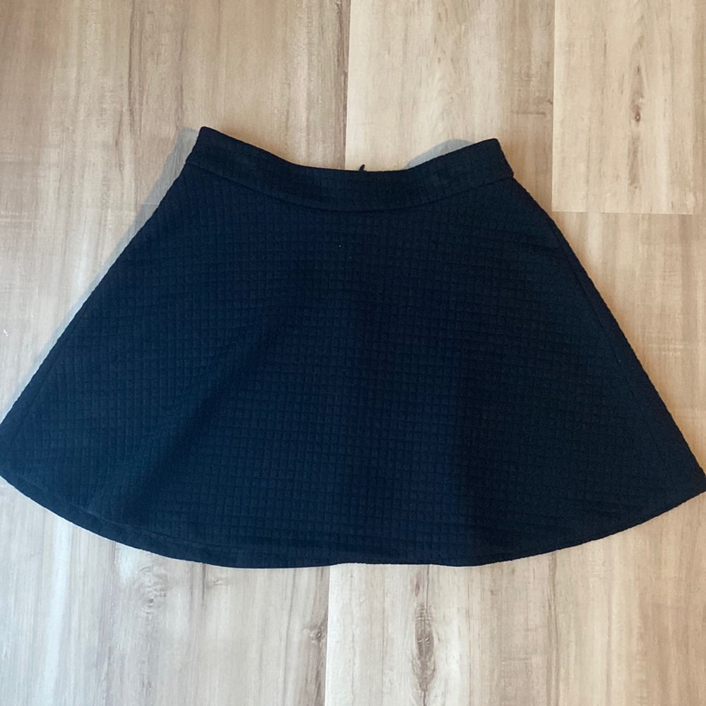 Banana Republic black quilted a-line/fit & flare mini skirt